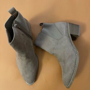 New!! Target Universal Thread Women's Ankle Boots Memory Foam Tan SZ 8.5